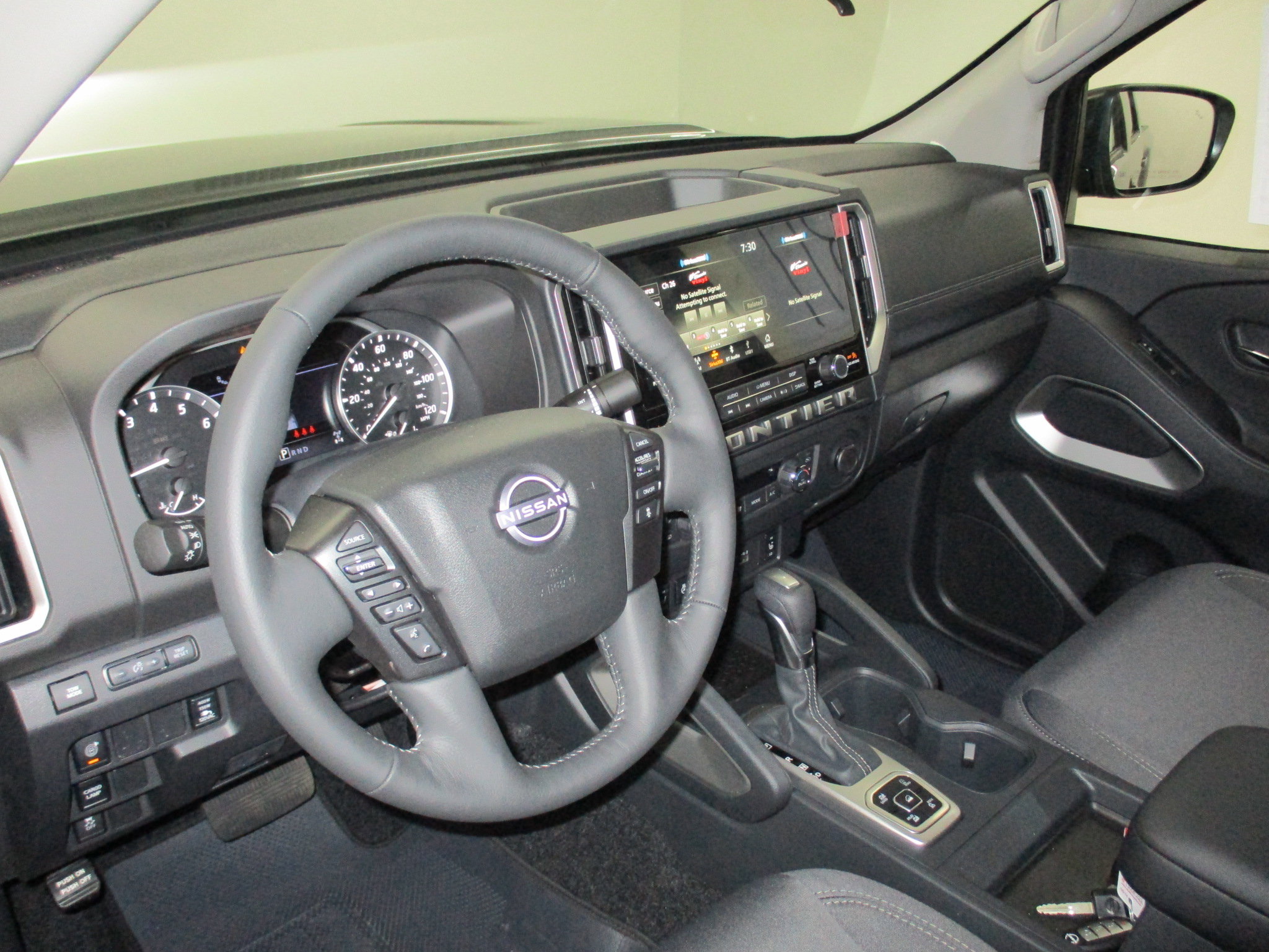New 2026 Nissan Frontier SV w/ SV Convenience Package image 15