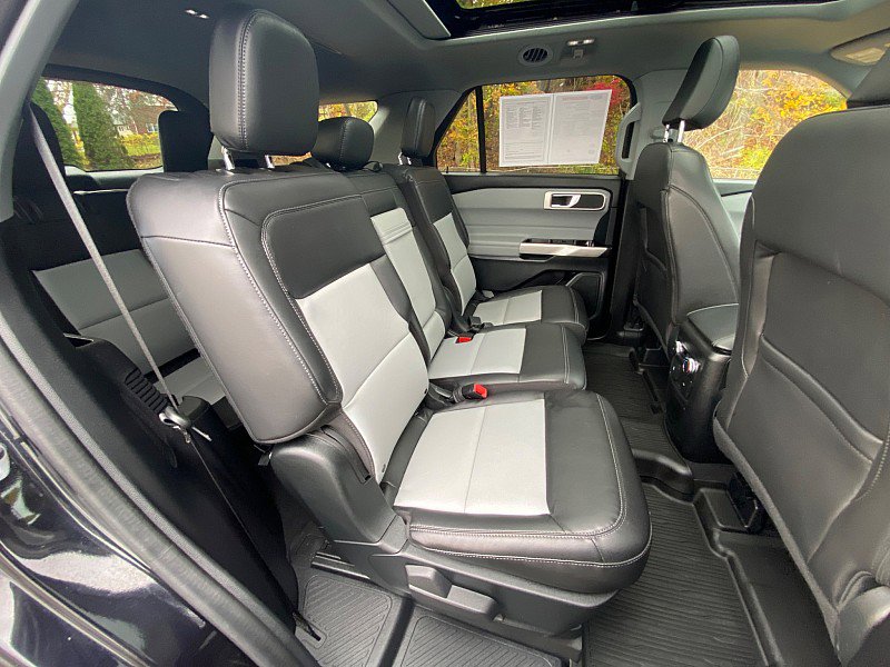 Certified 2022 Ford Explorer XLT w/ Equipment Group 202A image 44