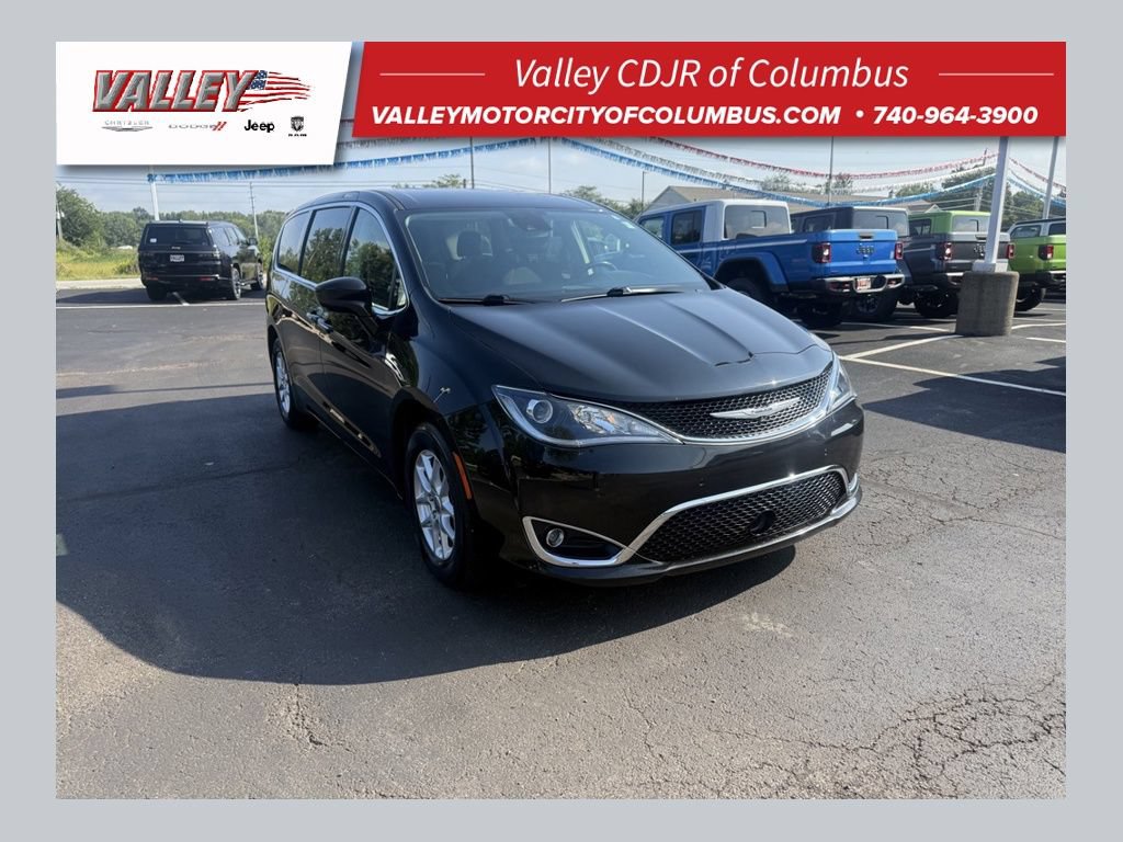 Used 2020 Chrysler Pacifica Touring w/ Advanced Safetytec Group FWD image 1
