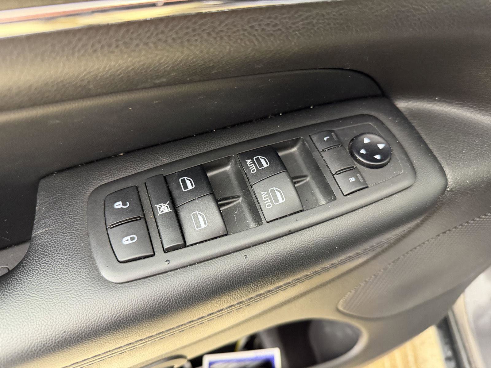 Used 2018 Jeep Grand Cherokee Limited w/ Trailer Tow Group IV AWD/4WD image 19