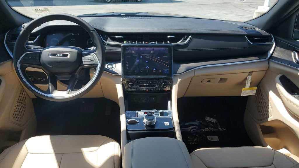 New 2025 Jeep Grand Cherokee L Limited w/ Black Appearance Package image 12