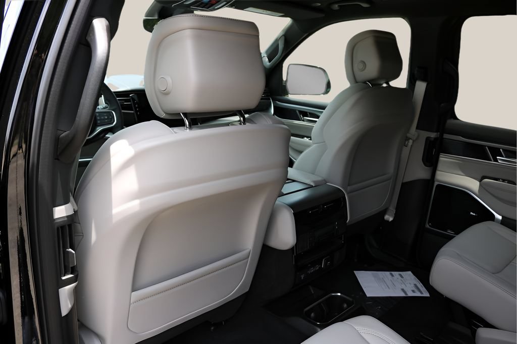 New 2026 Jeep Grand Wagoneer Limited AWD/4WD image 15