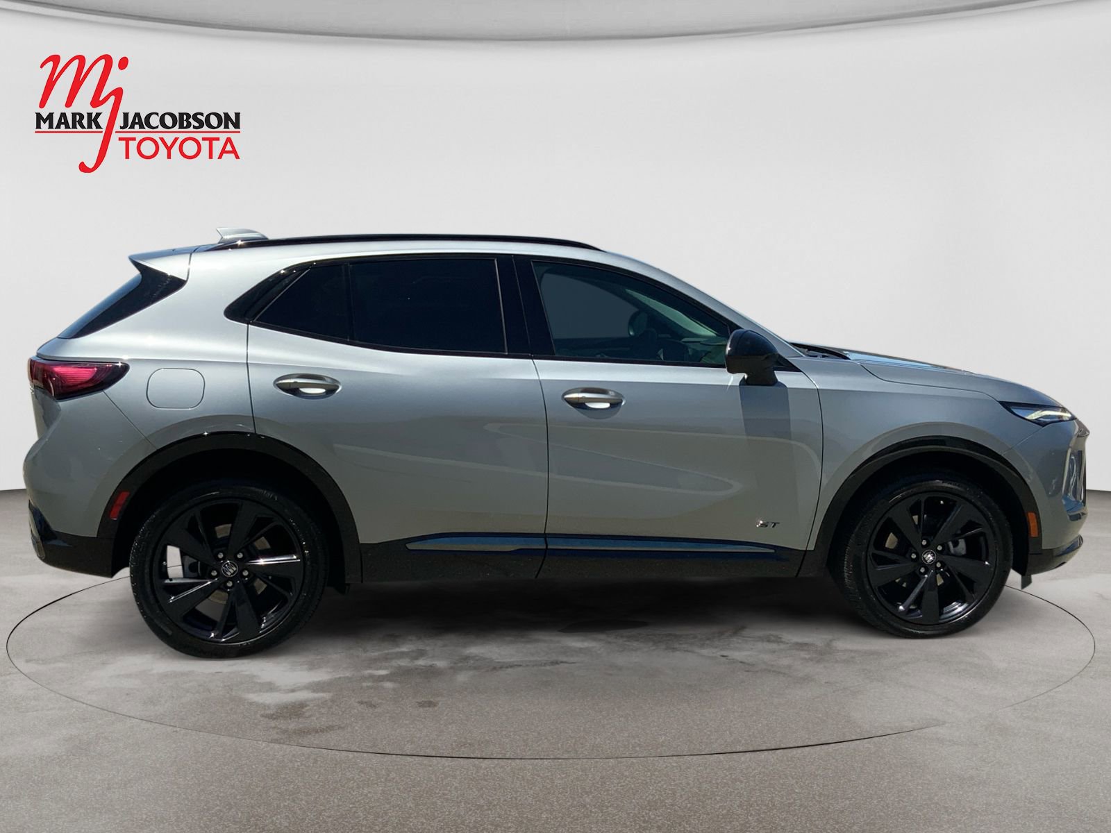 Used 2025 Buick Envision Sport Touring AWD/4WD image 4