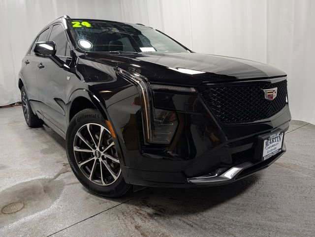 Used 2024 Cadillac XT4 Sport image 2