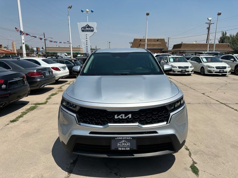 Used 2022 Kia Sorento LX AWD/4WD image 2