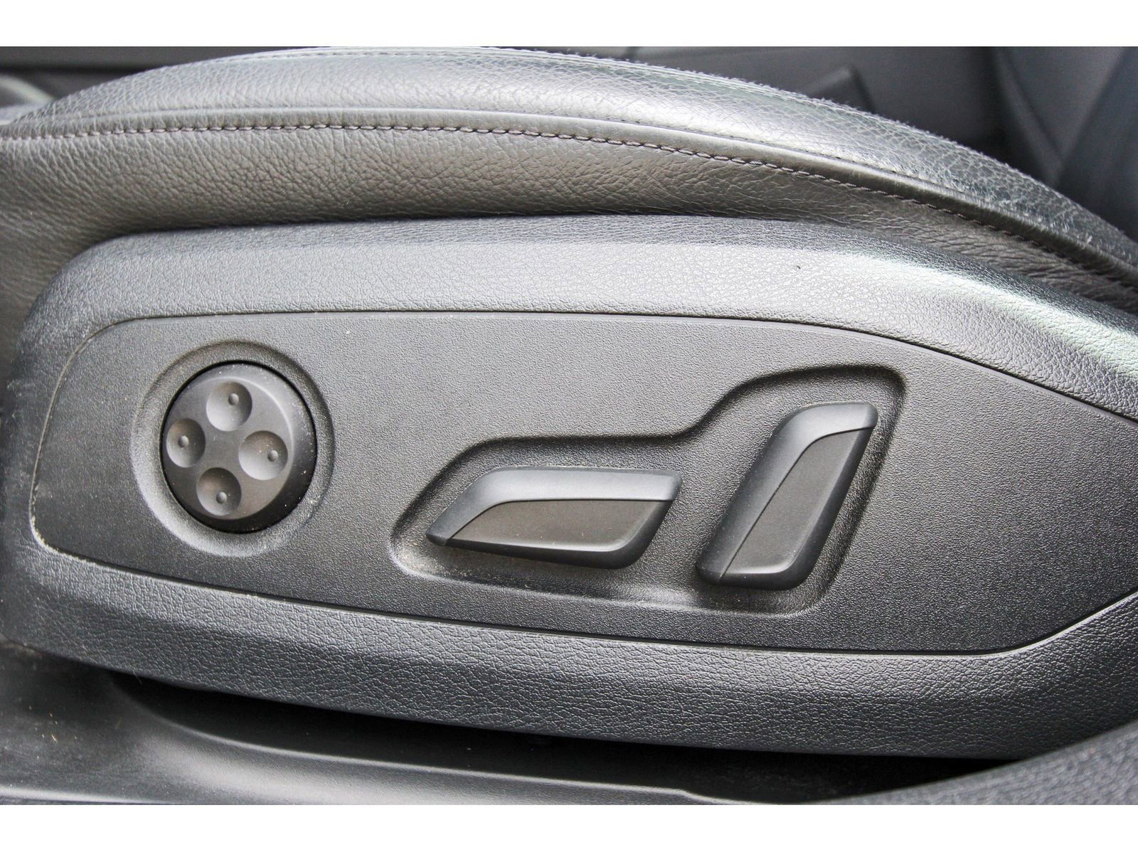 Used 2018 Audi A4 2.0T Ultra Premium Plus w/ Premium Plus Package image 30