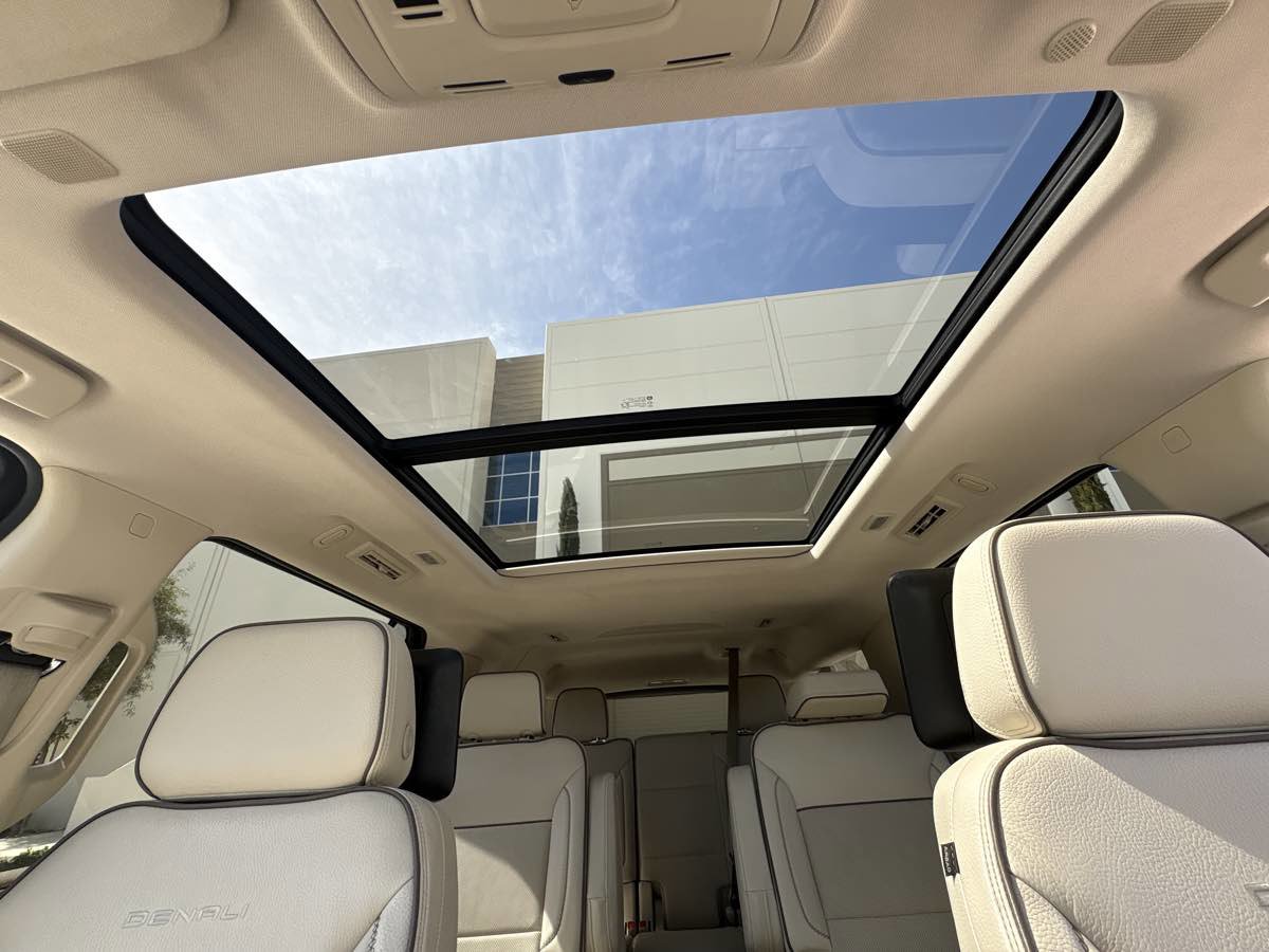 Used 2021 GMC Yukon XL Denali w/ Denali Ultimate Package image 38