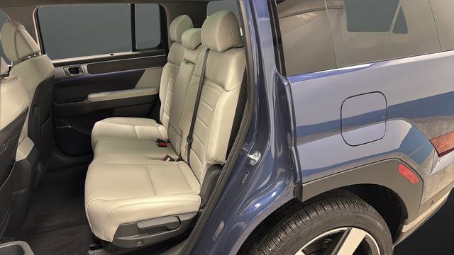 Used 2025 Hyundai Santa Fe Limited image 22