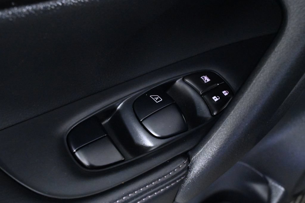 Used 2020 Nissan Rogue S AWD/4WD image 20