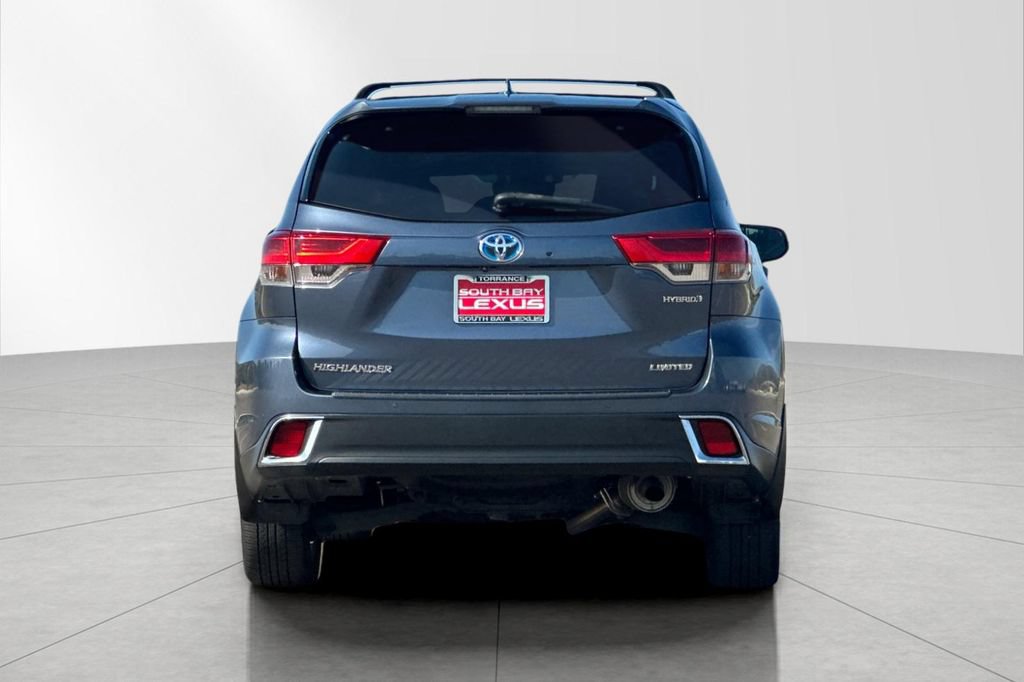 Used 2017 Toyota Highlander Limited Platinum AWD/4WD image 5