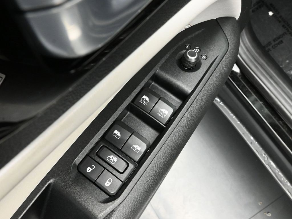 Certified 2022 Jeep Compass Limited image 10