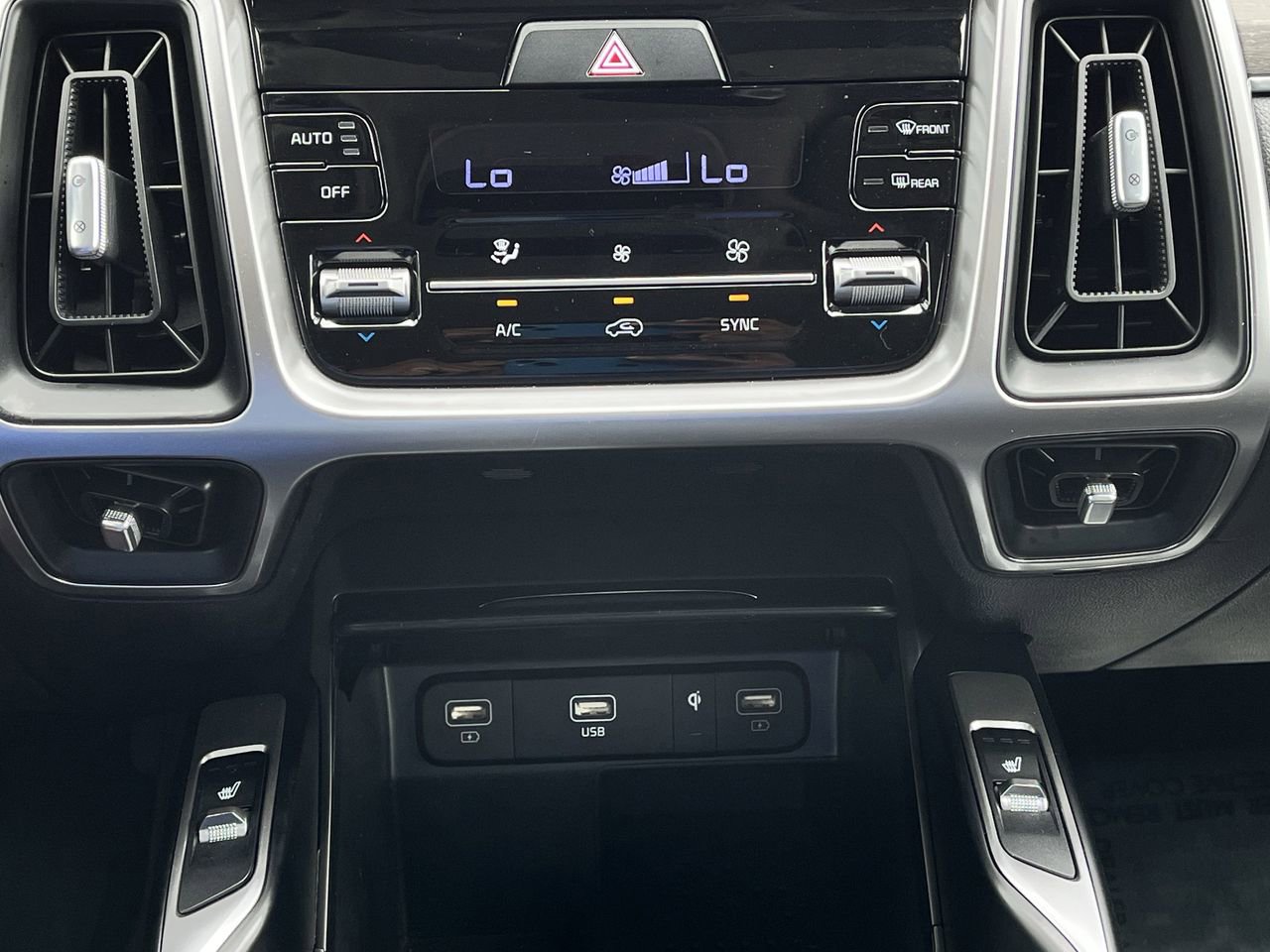 Used 2023 Kia Sorento S w/ Panoramic Sunroof Package AWD/4WD image 18