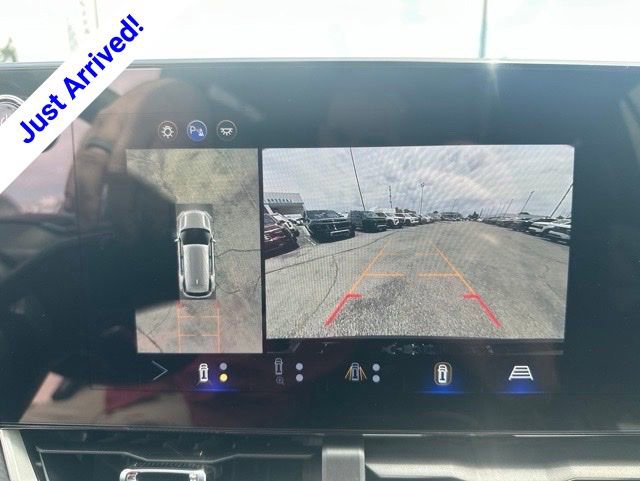 New 2026 Chevrolet Equinox LT w/ Convenience Package II FWD image 24