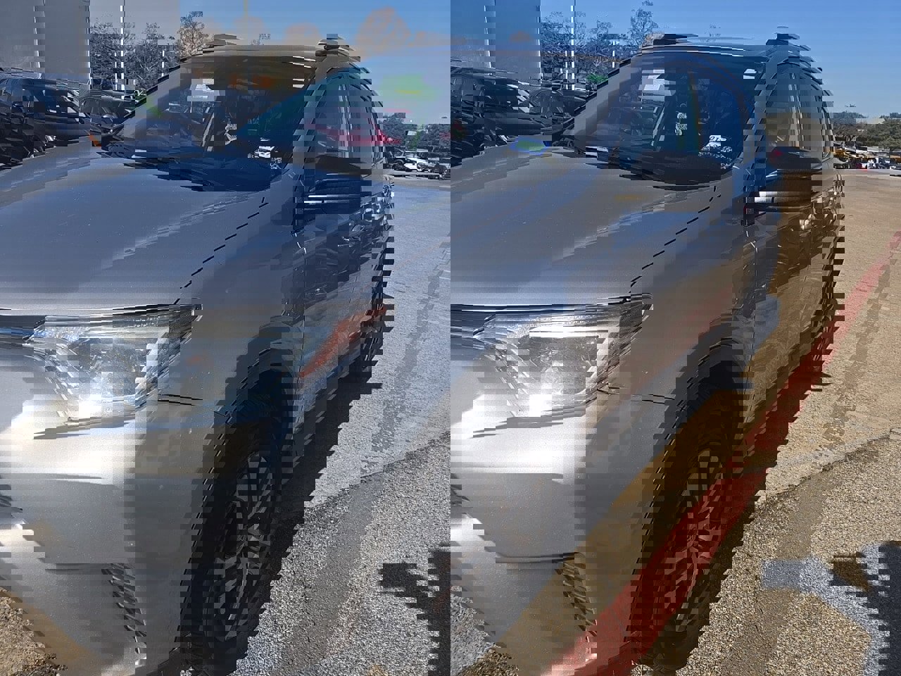 Used 2018 Toyota RAV4 LE w/ Carpet Mat Package image 1