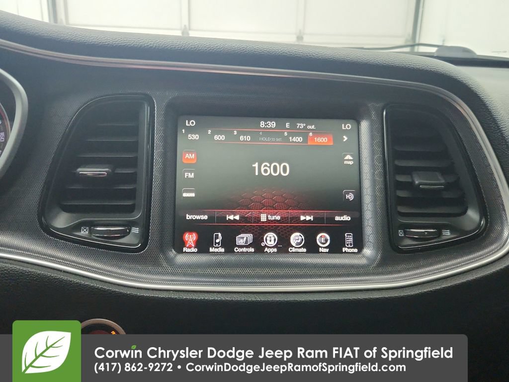 Used 2015 Dodge Challenger SRT RWD image 23