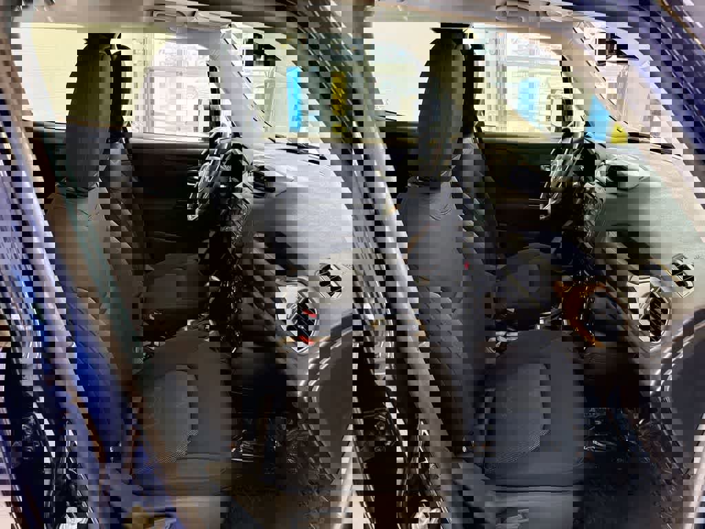 Used 2016 Jeep Renegade Latitude w/ Popular Equipment Group image 22