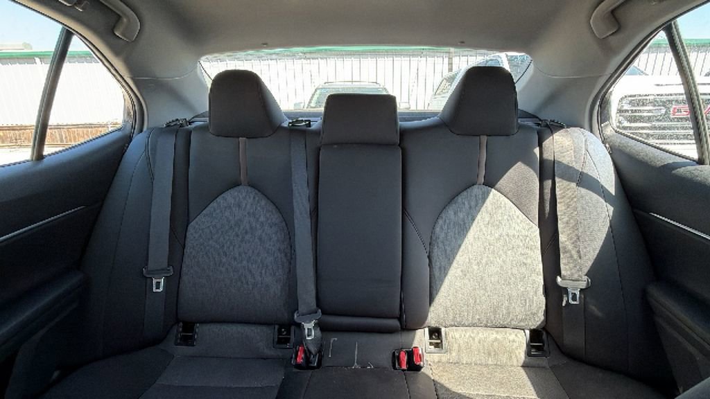 Used 2019 Toyota Camry LE image 13