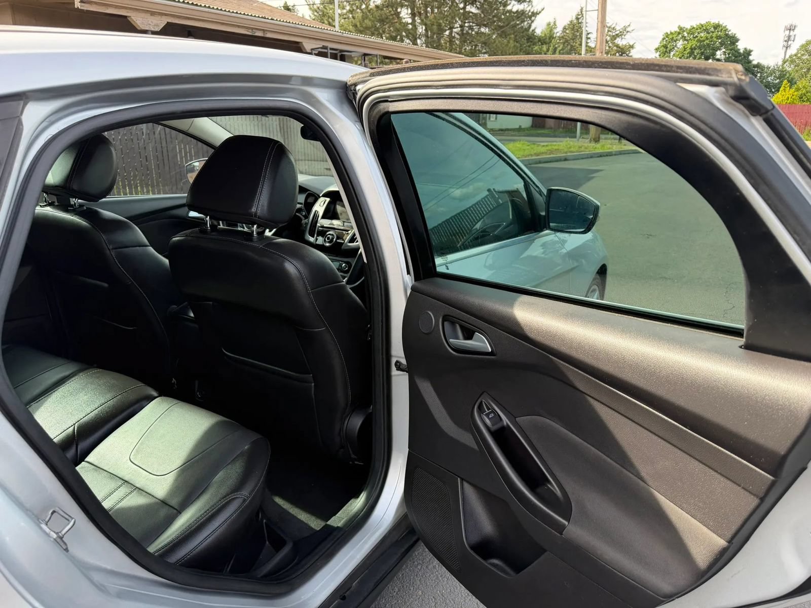 Used 2013 Ford Focus Titanium w/ Titanium Handling Pkg FWD image 13