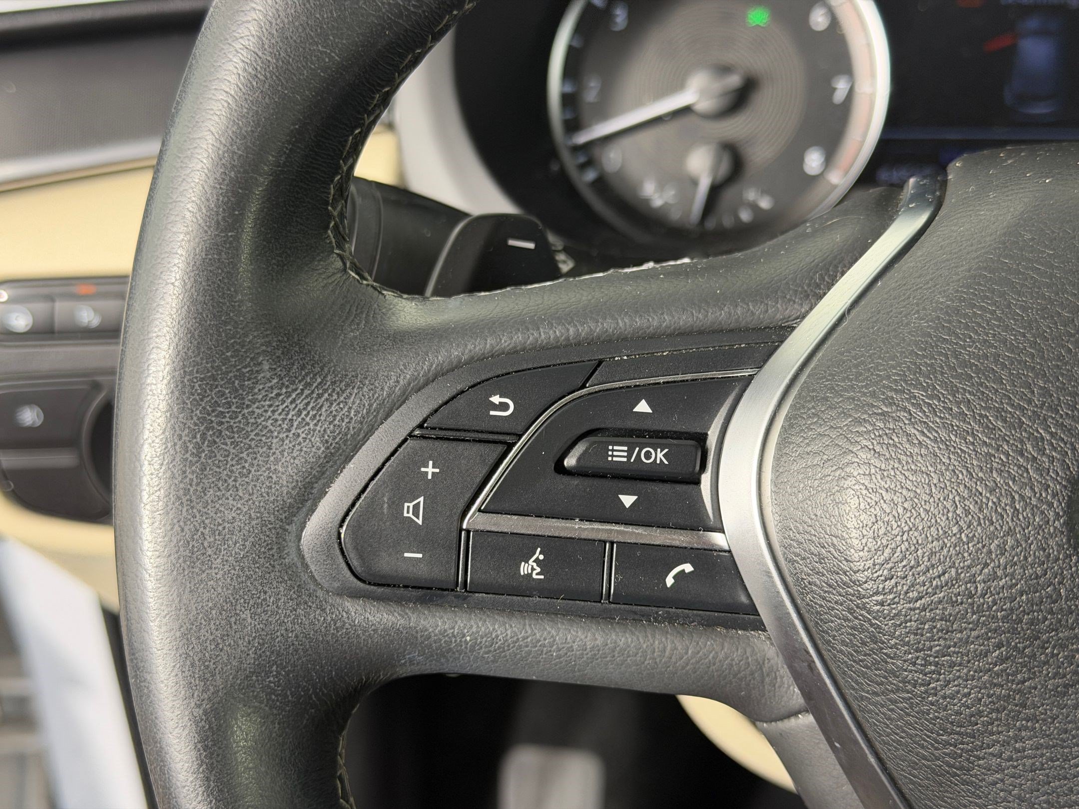 Used 2022 INFINITI QX50 Luxe FWD image 15