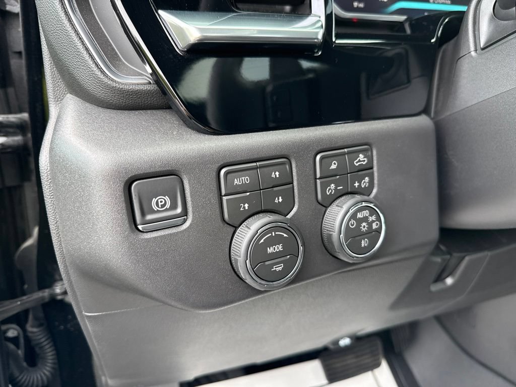 Used 2026 Chevrolet Silverado 1500 LT Trail Boss w/ LT Trail Boss Premium Package AWD/4WD image 30