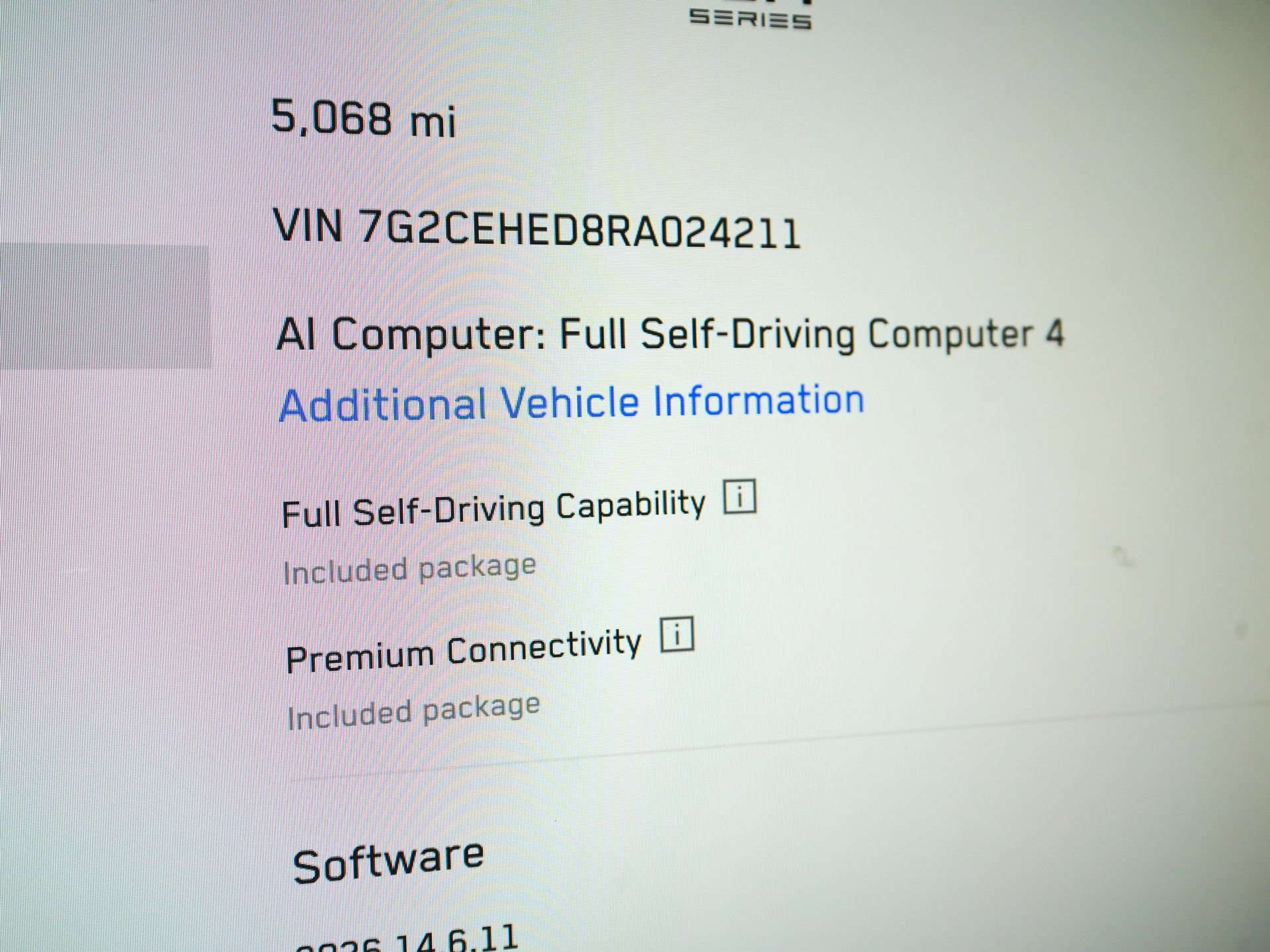 Used 2024 Tesla Cybertruck AWD Crew Cab image 25