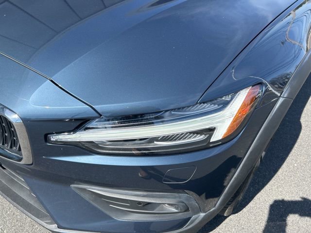 Certified 2025 Volvo V60 B5 Cross Country Plus image 8