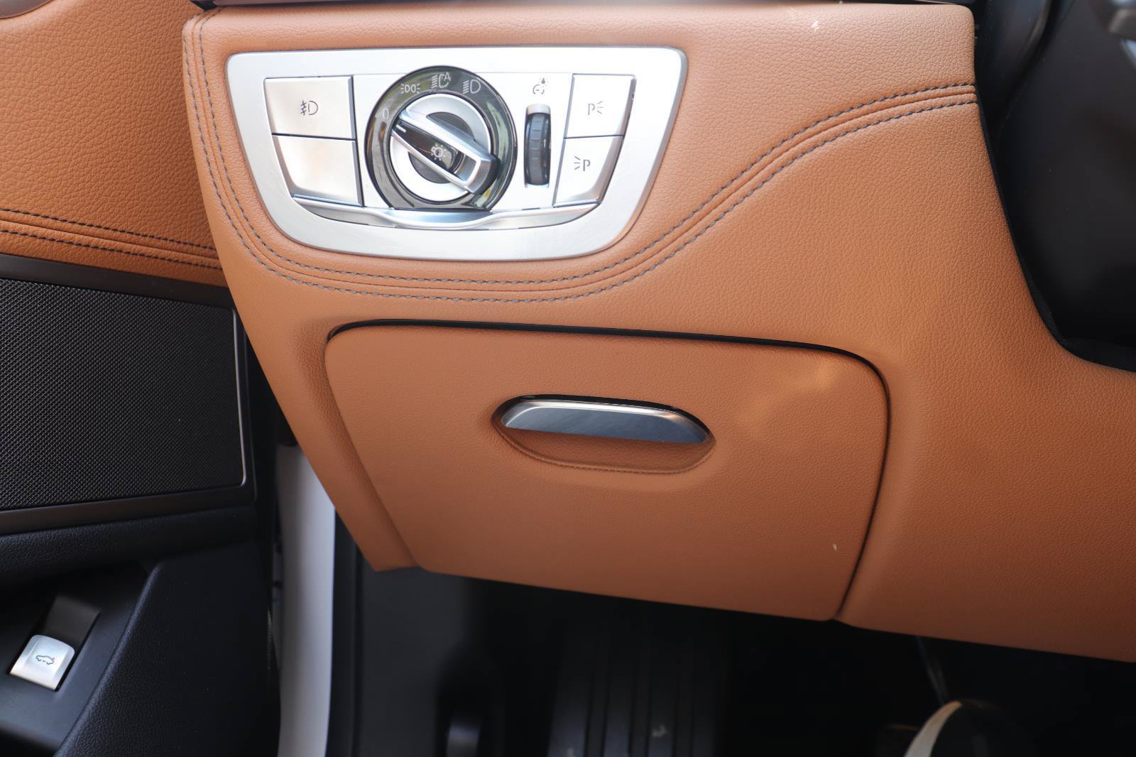 Used 2018 BMW 750i RWD image 23