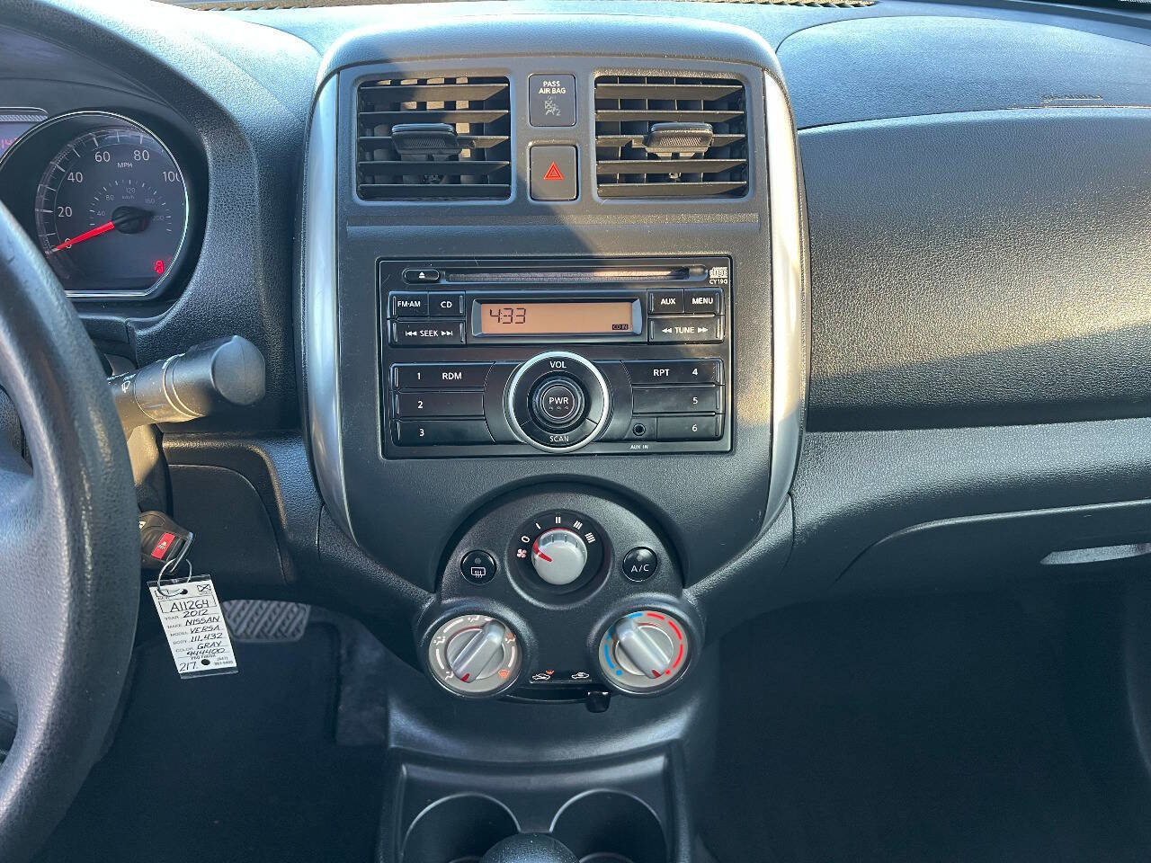 Used 2012 Nissan Versa SV image 30