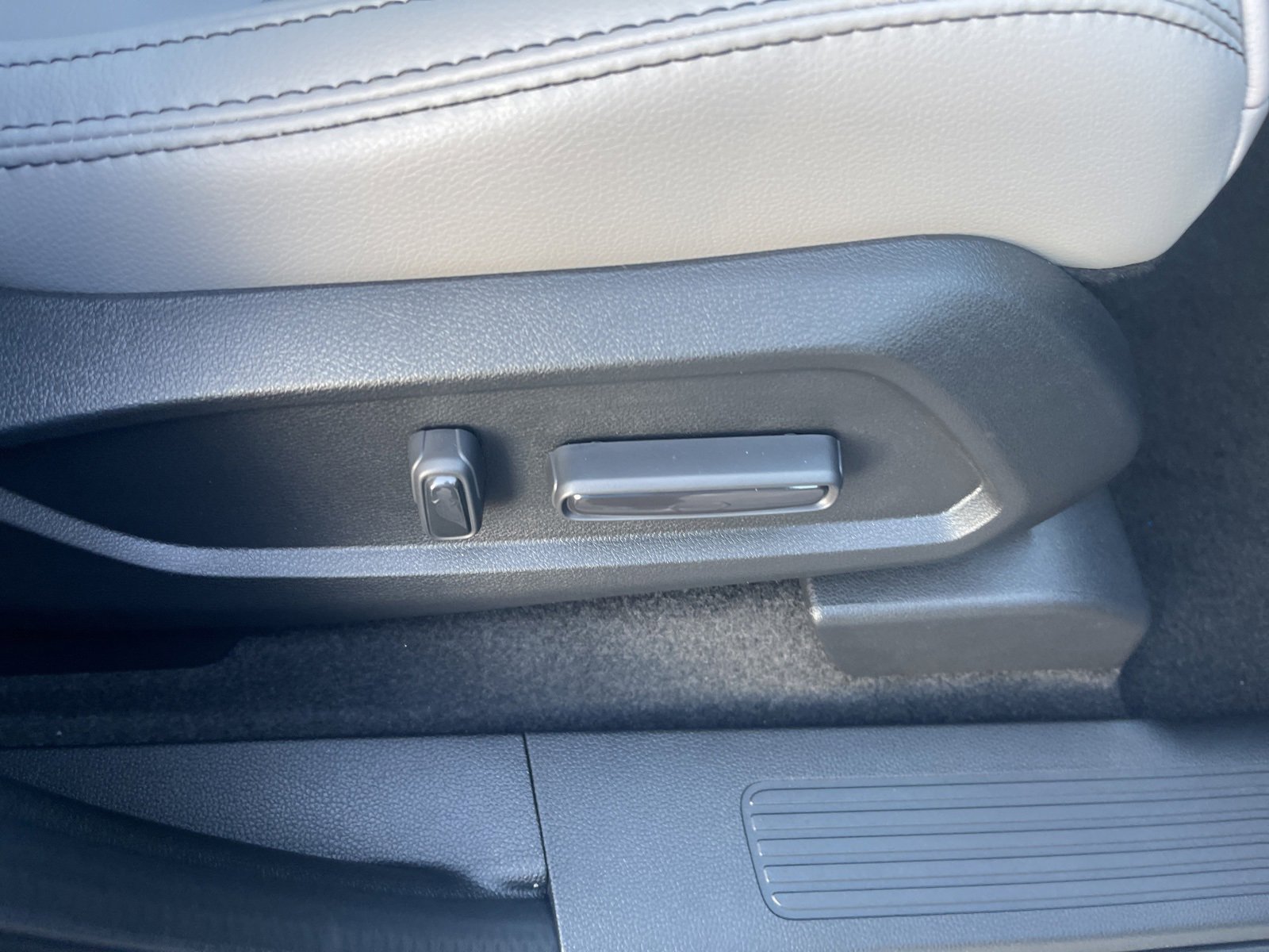 New 2025 Honda Pilot Touring image 13