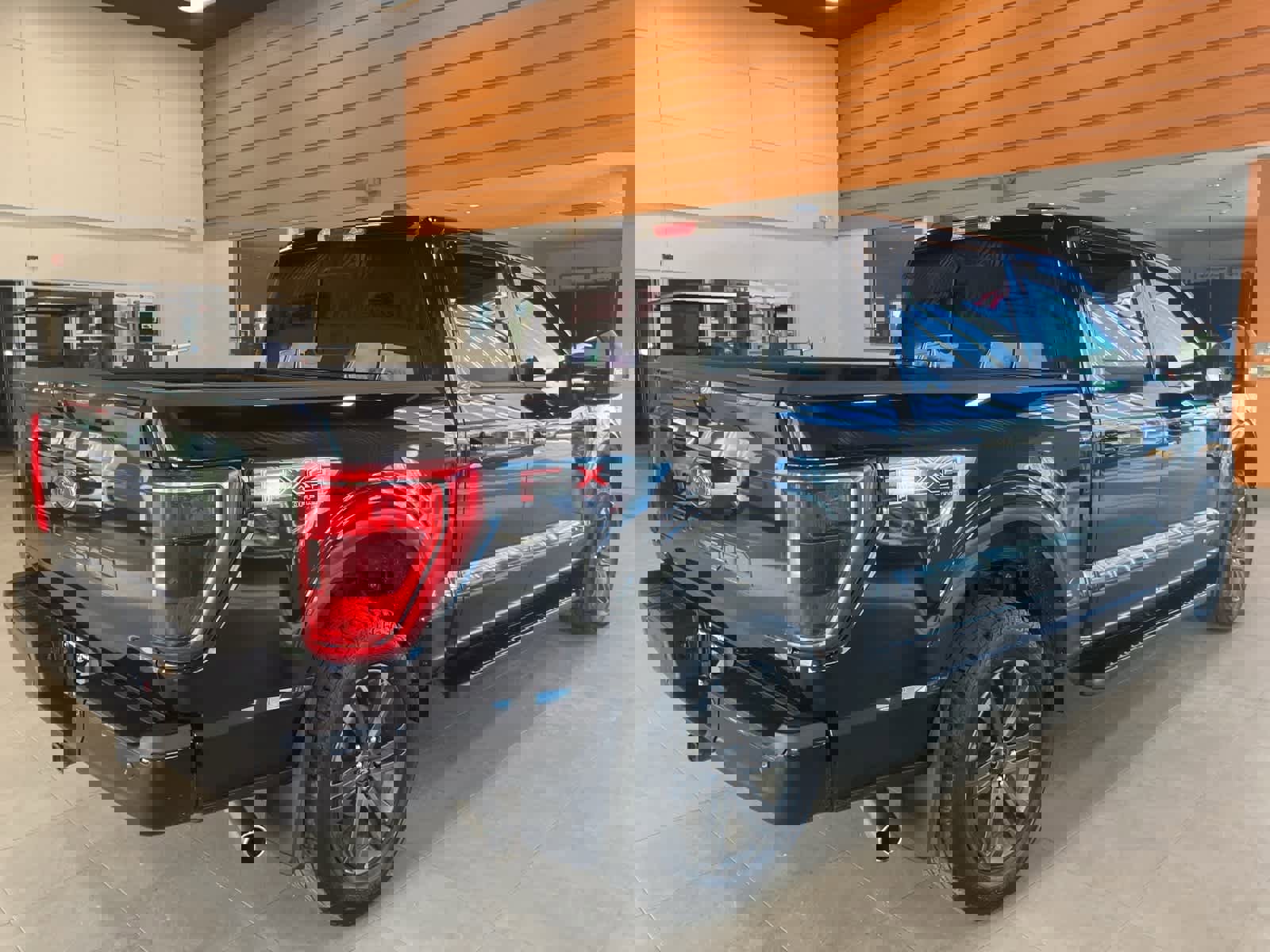 Used 2023 Ford F150 XLT w/ Equipment Group 302A High image 5