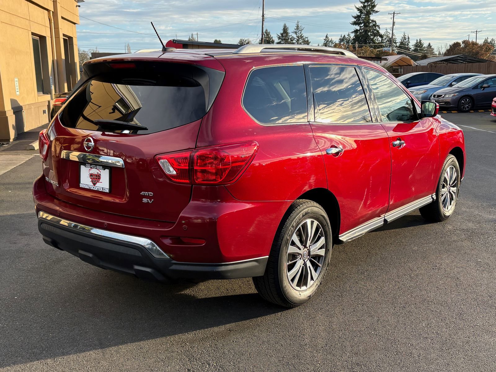 Used 2018 Nissan Pathfinder SV AWD/4WD image 7