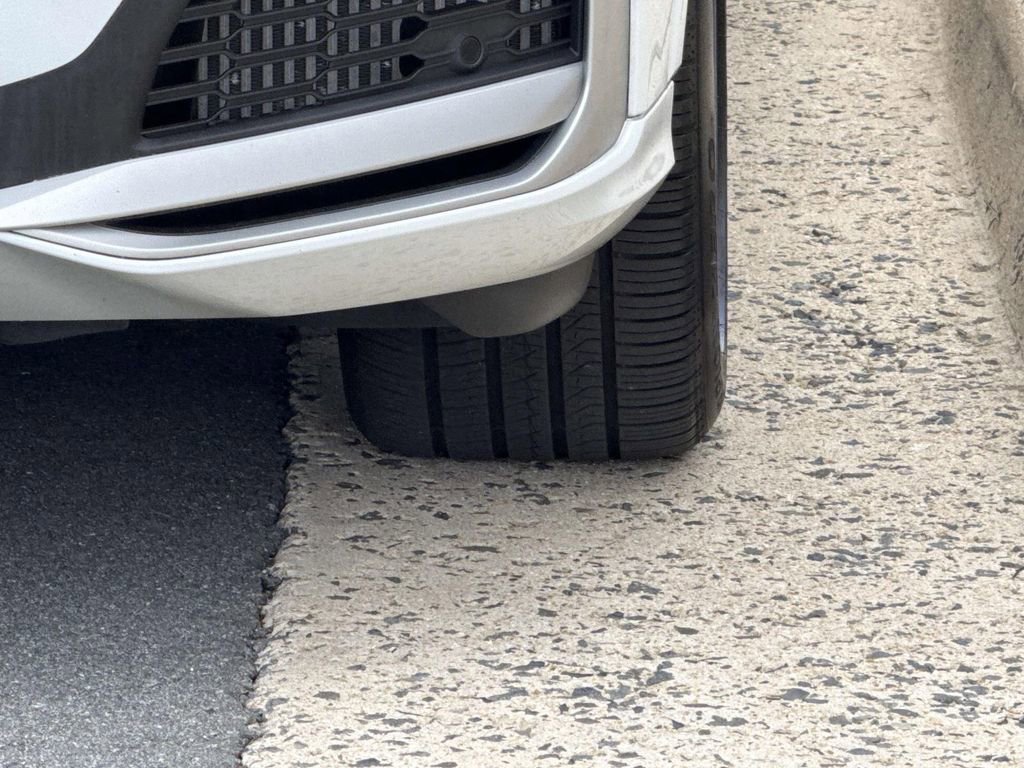 Used 2021 Audi SQ7 Premium Plus w/ Driver Assistance Package image 14