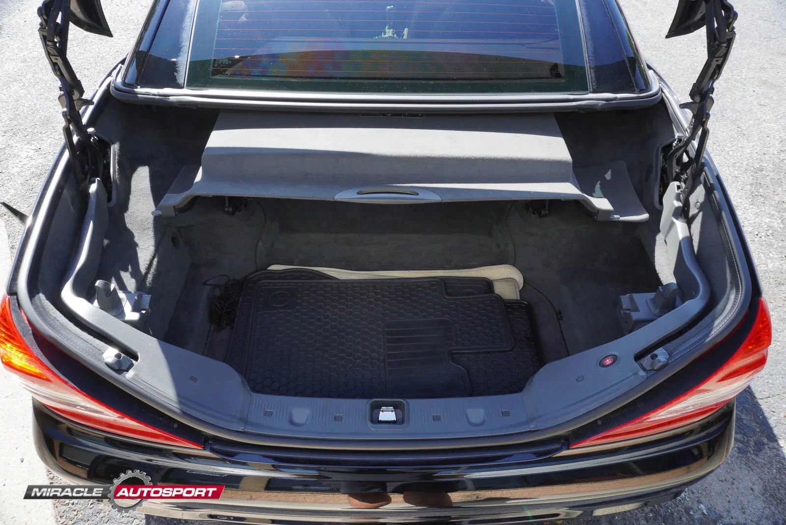 Used 2009 Mercedes-Benz SL 550 w/ Premium I Pkg image 40