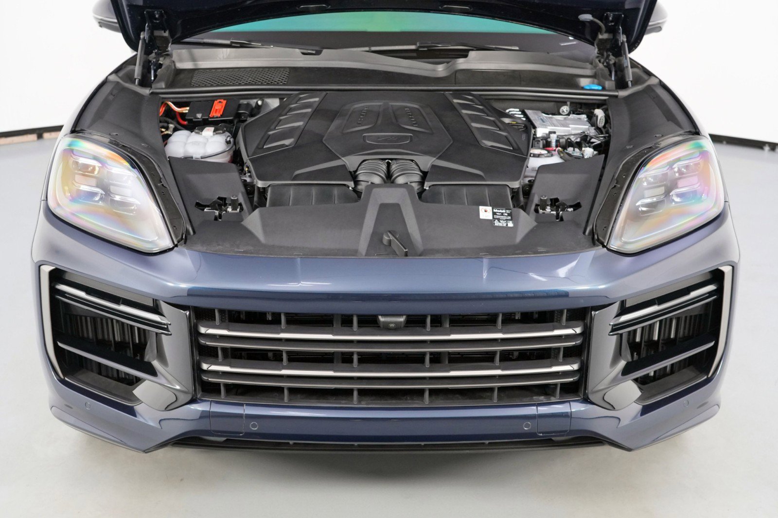 Used 2025 Porsche Cayenne Turbo image 8