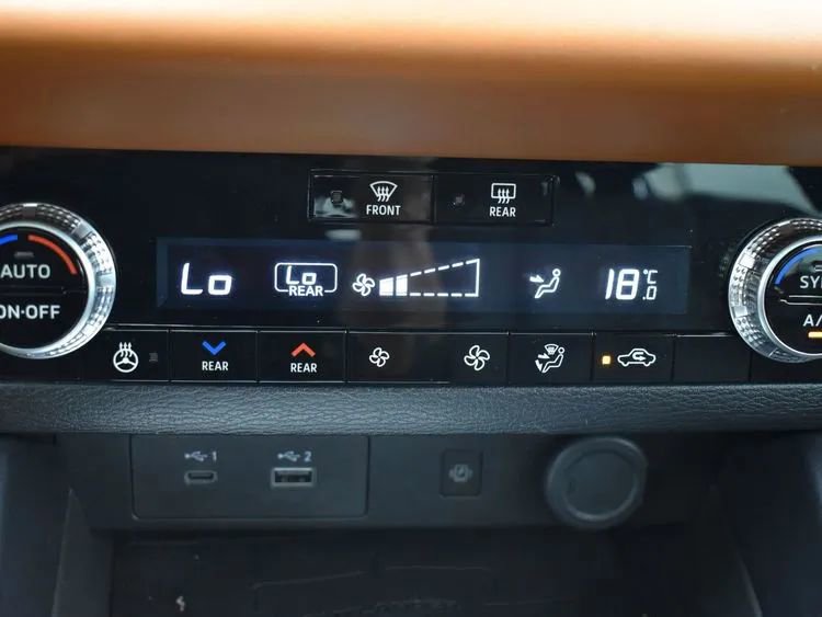 Used 2024 Mitsubishi Outlander SEL image 33