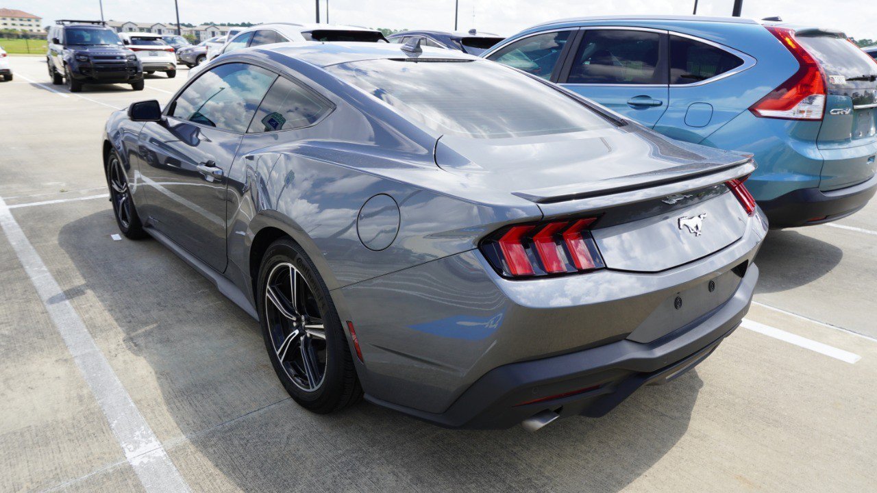 Used 2024 Ford Mustang Premium RWD image 7
