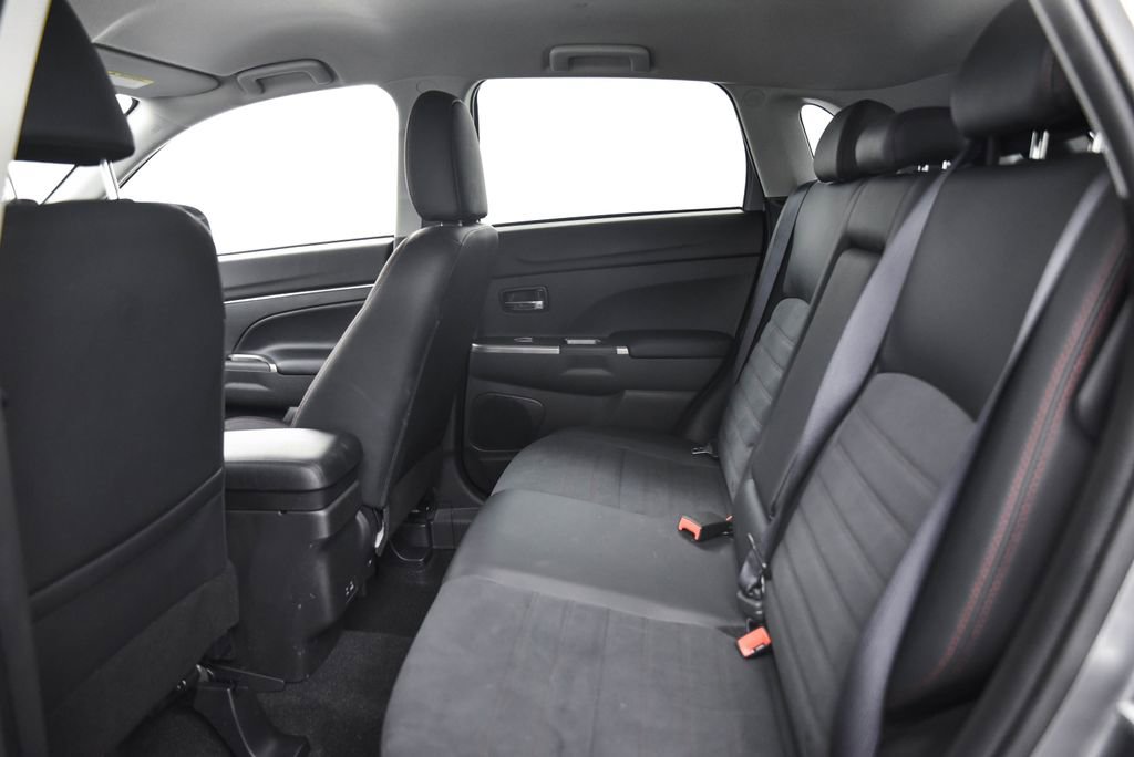 Used 2025 Mitsubishi Outlander Sport SE image 14