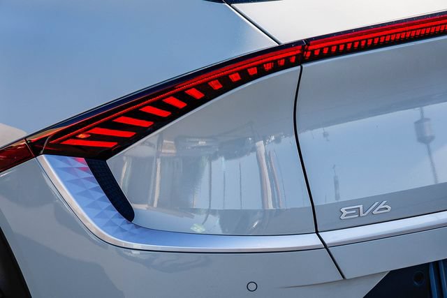 Used 2024 Kia EV6 Light RWD image 10