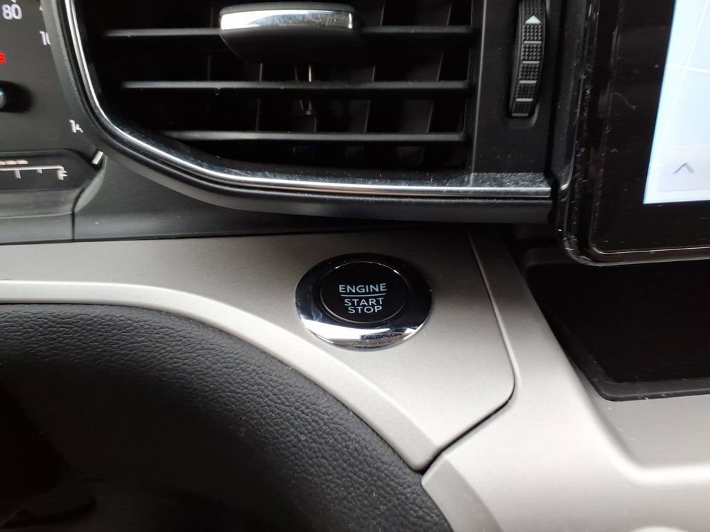 Used 2023 Ford Explorer XLT w/ Equipment Group 202A image 25