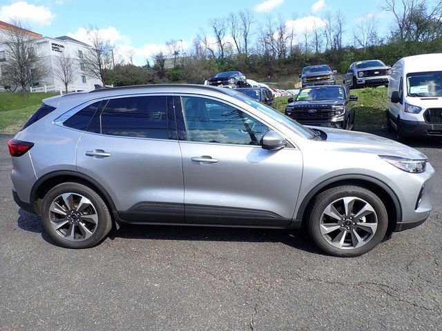 Used 2023 Ford Escape Platinum image 5