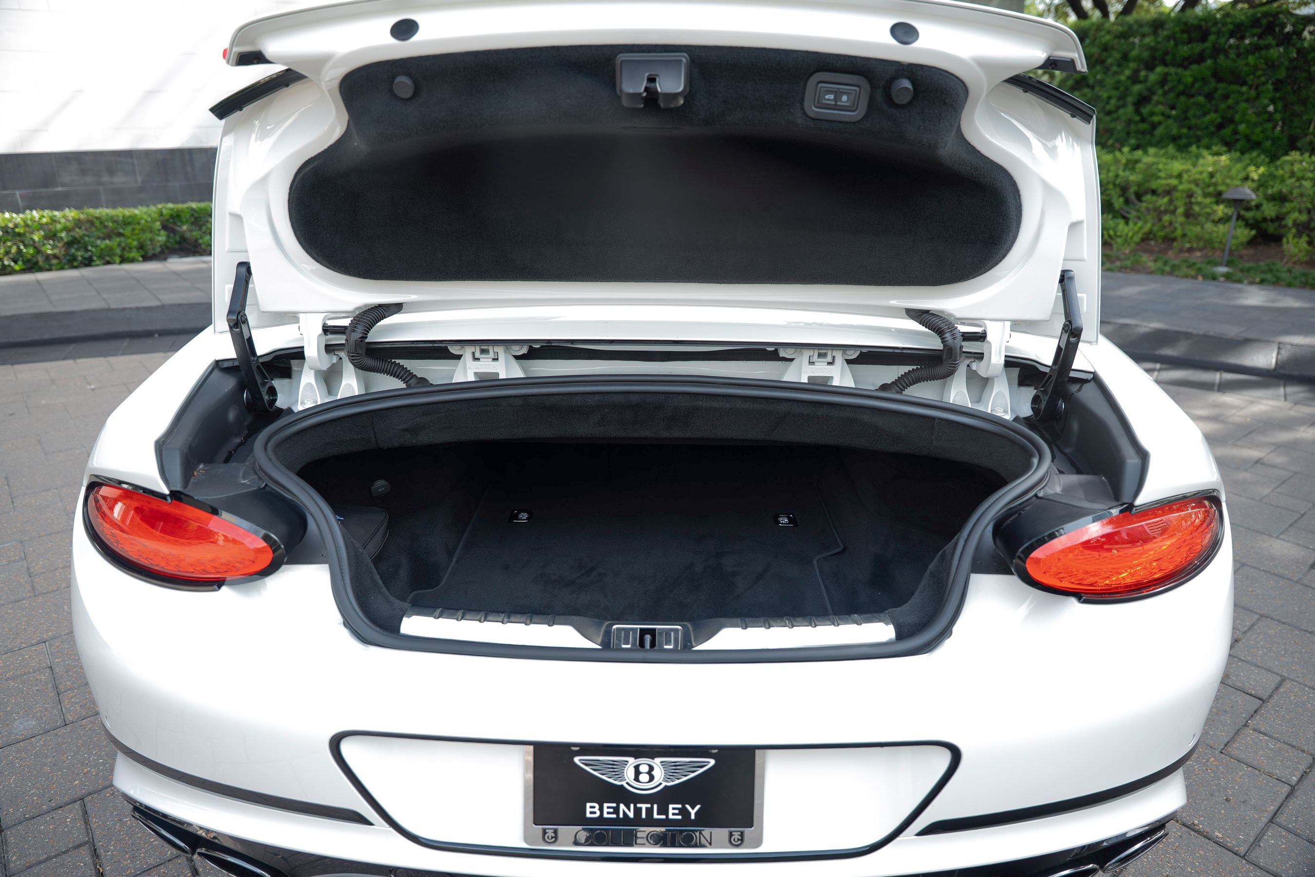 Used 2024 Bentley Continental GT Azure AWD/4WD image 17