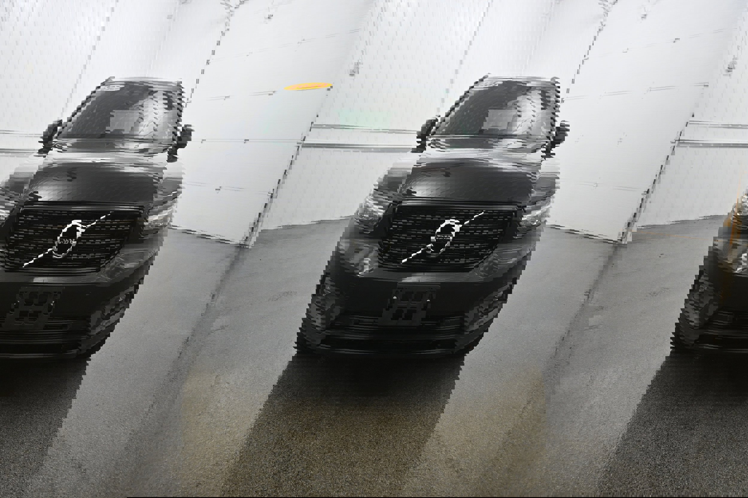 Used 2020 Volvo XC40 T5 R-Design image 25