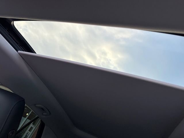 Used 2024 Buick Envision Avenir image 24