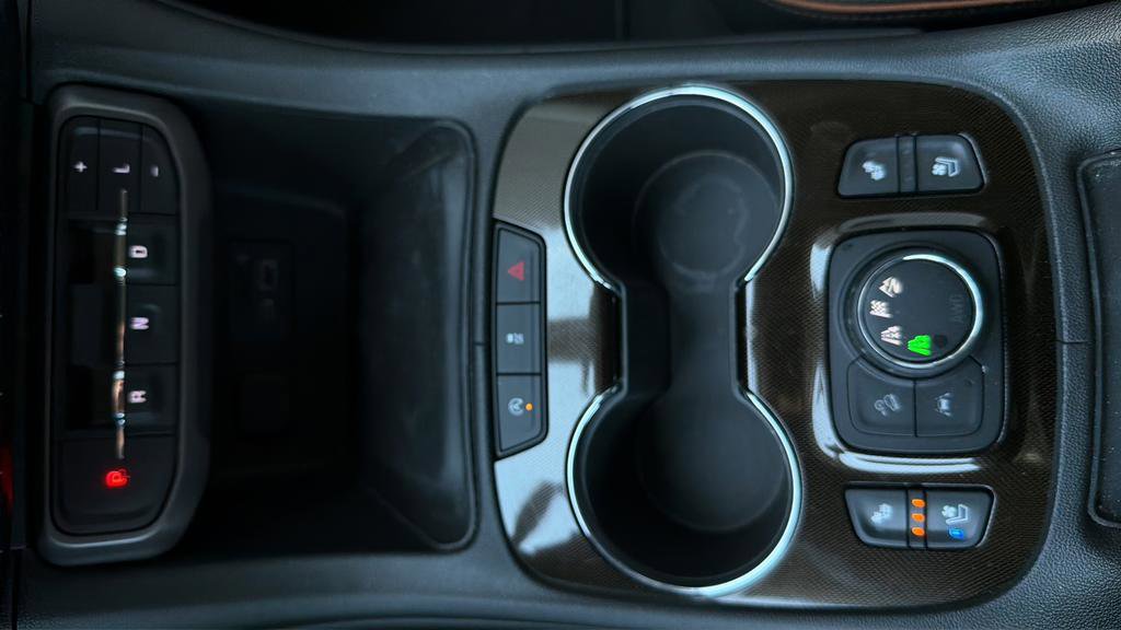 Used 2023 GMC Acadia AT4 w/ Technology Package image 29