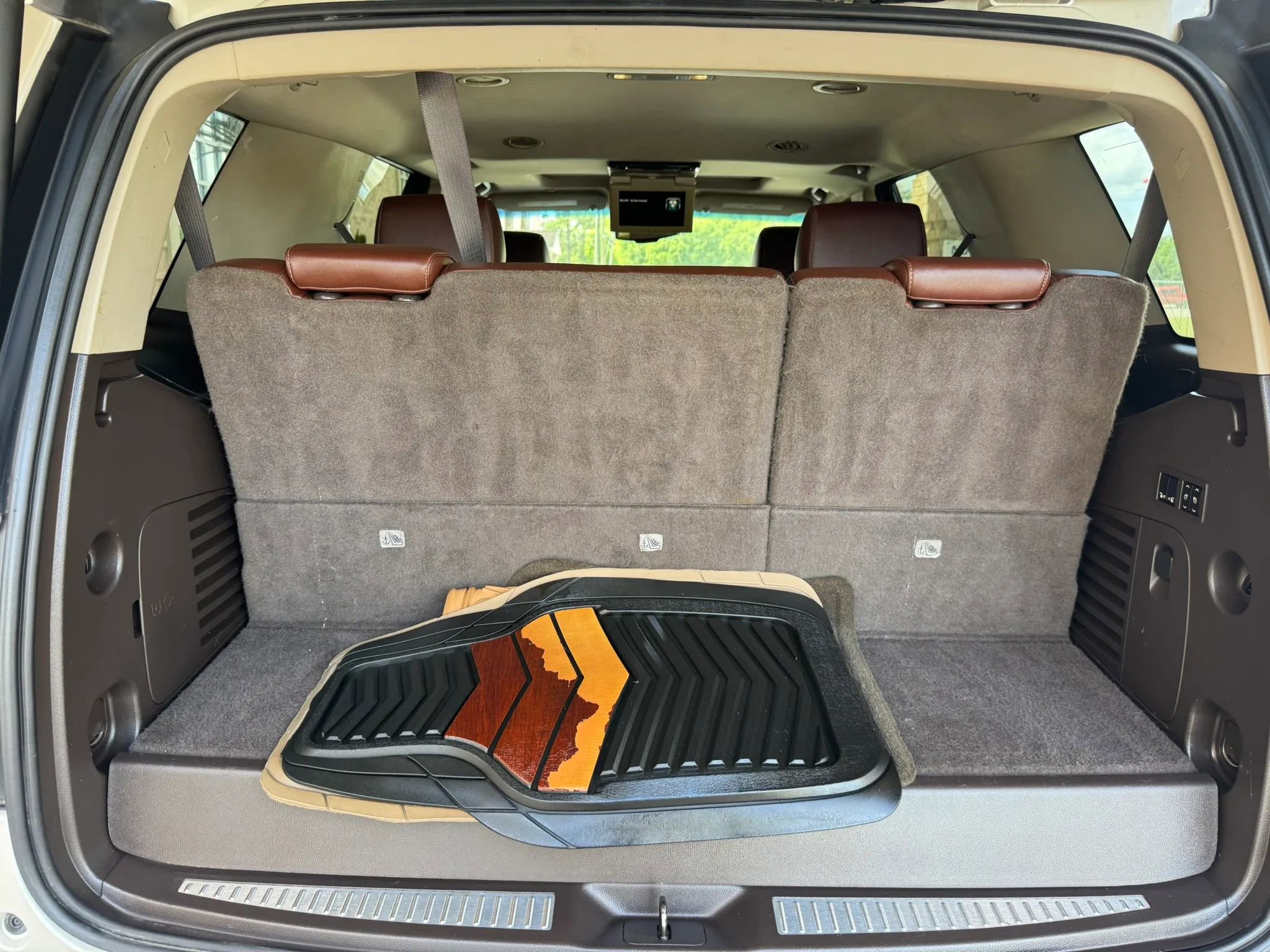 Used 2015 Chevrolet Tahoe LTZ RWD image 21
