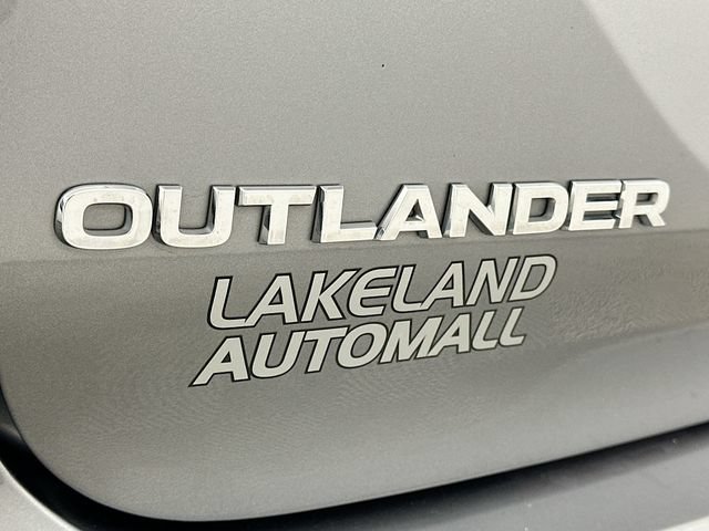 Used 2024 Mitsubishi Outlander SE FWD image 29