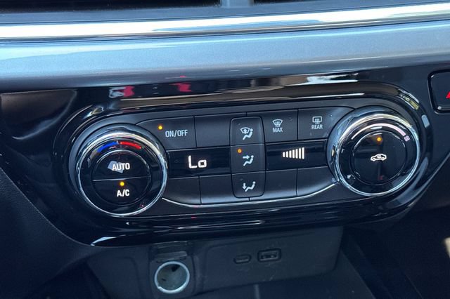 Used 2024 Chevrolet Trax LT FWD image 30