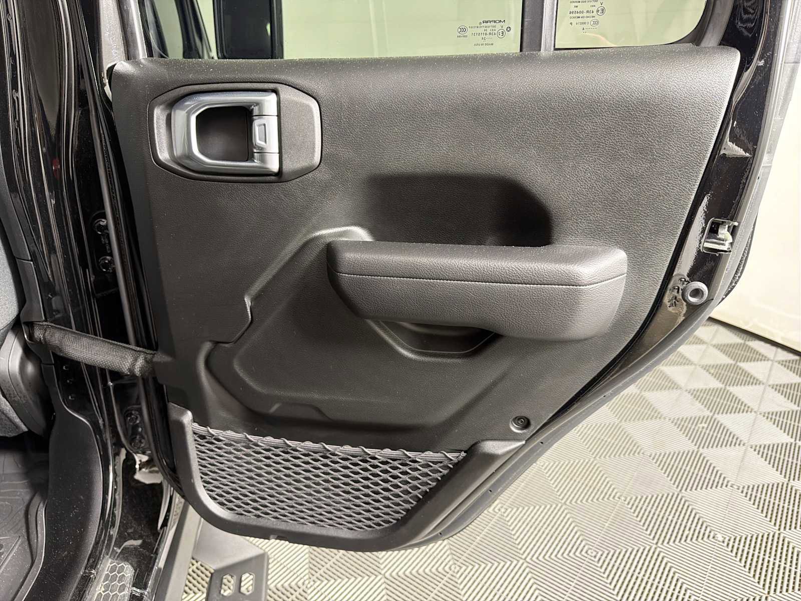 Used 2024 Jeep Wrangler Unlimited Rubicon w/ Technology Group image 15