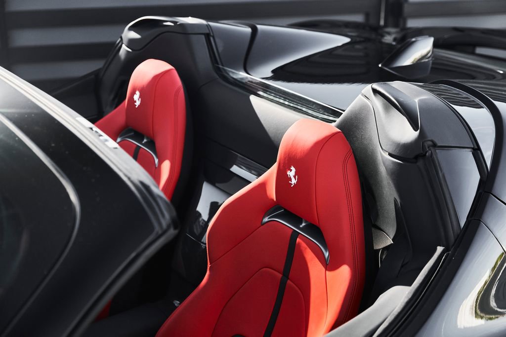 Used 2024 Ferrari SF90 Spider image 17