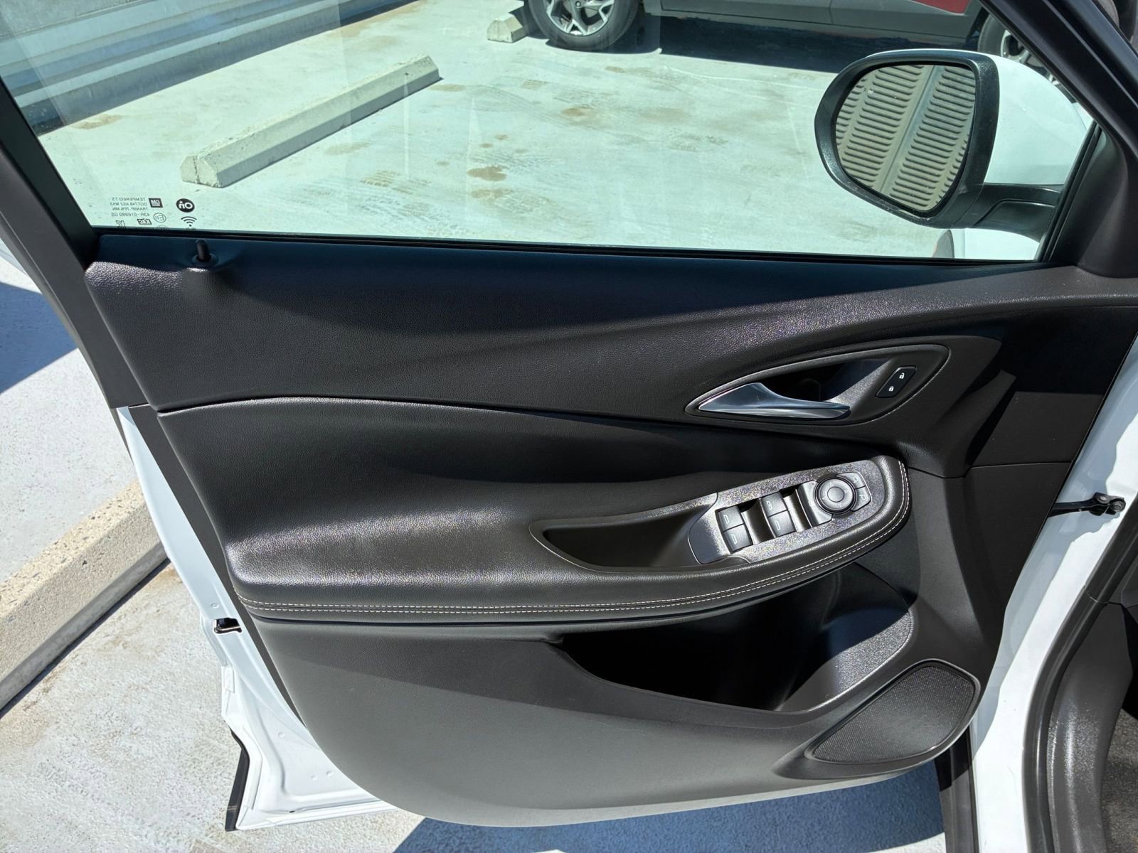 Used 2025 Buick Encore GX Preferred FWD image 18